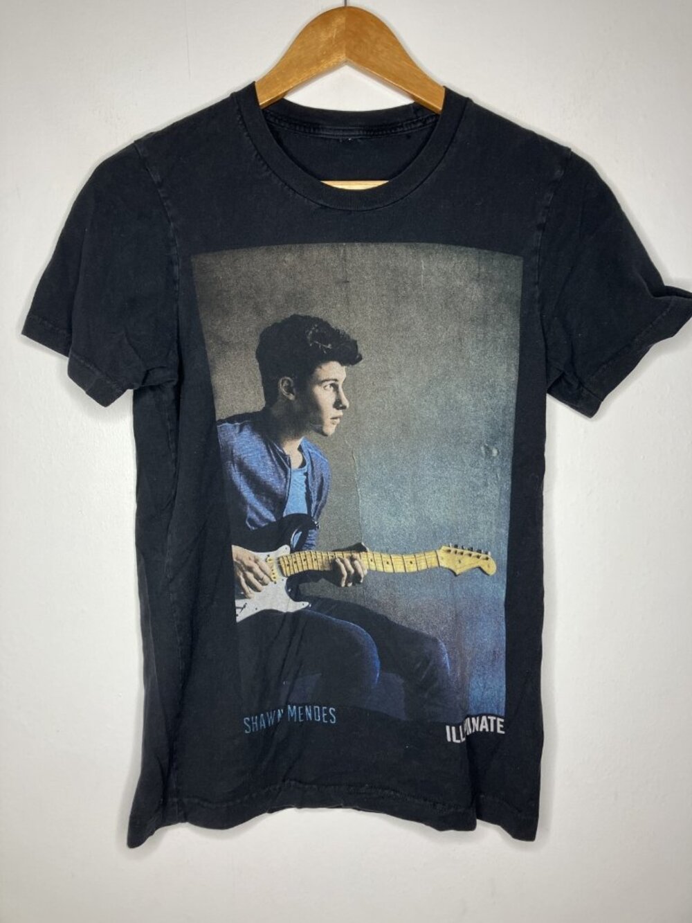 Shawn Mendes Illuminate World Tour Black Graphic T-Shirt Women's Size Small